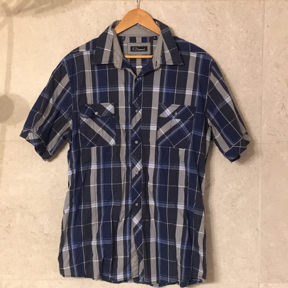 Contemporary short sleeve button down